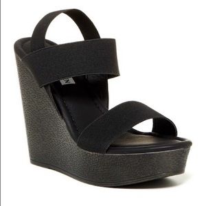 Steve Madden Black Platform Wedge 8.5 Stina